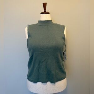 Nine West green, high neck, soft and sleeveless top​​
